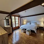 Domaine Des Grands Bois Privatise, 9 Chambres, 18 Personnes, Salle De Jeux, Piscine Panoramique Privee Et Chauffee بيت للعطل Sergeac