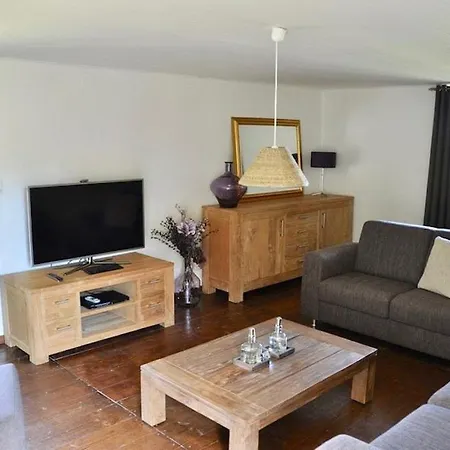 Domaine Des Grands Bois Privatise, 9 Chambres, 18 Personnes, Salle De Jeux, Piscine Panoramique Privee Et Chauffee * Sergeac