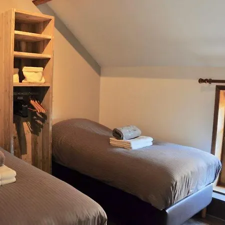 Domaine Des Grands Bois Privatise, 9 Chambres, 18 Personnes, Salle De Jeux, Piscine Panoramique Privee Et Chauffee Holiday home Sergeac