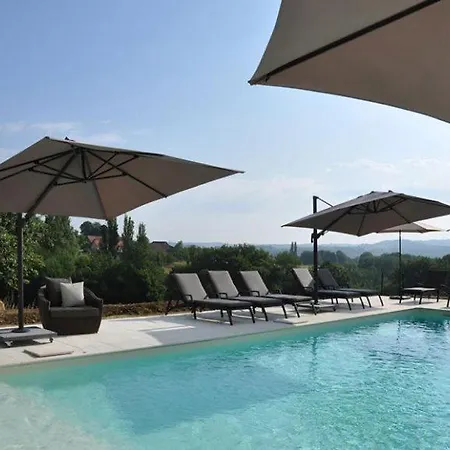 Domaine Des Grands Bois Privatise, 9 Chambres, 18 Personnes, Salle De Jeux, Piscine Panoramique Privee Et Chauffee Sergeac