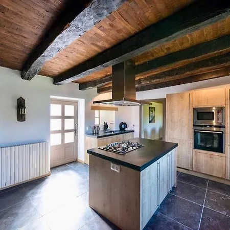 Holiday home Domaine Des Grands Bois Privatise, 9 Chambres, 18 Personnes, Salle De Jeux, Piscine Panoramique Privee Et Chauffee Sergeac