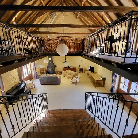 Domaine Des Grands Bois Privatise, 9 Chambres, 18 Personnes, Salle De Jeux, Piscine Panoramique Privee Et Chauffee Holiday home Sergeac