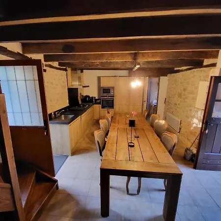 Domaine Des Grands Bois Privatise, 9 Chambres, 18 Personnes, Salle De Jeux, Piscine Panoramique Privee Et Chauffee Holiday home Sergeac