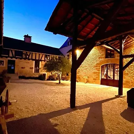 Domaine Des Grands Bois Privatise, 9 Chambres, 18 Personnes, Salle De Jeux, Piscine Panoramique Privee Et Chauffee Holiday home Sergeac