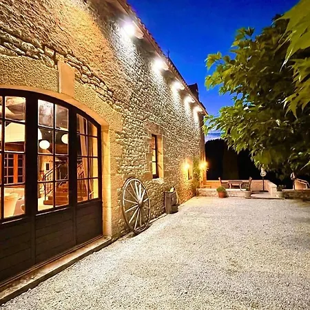 Domaine Des Grands Bois Privatise, 9 Chambres, 18 Personnes, Salle De Jeux, Piscine Panoramique Privee Et Chauffee Sergeac